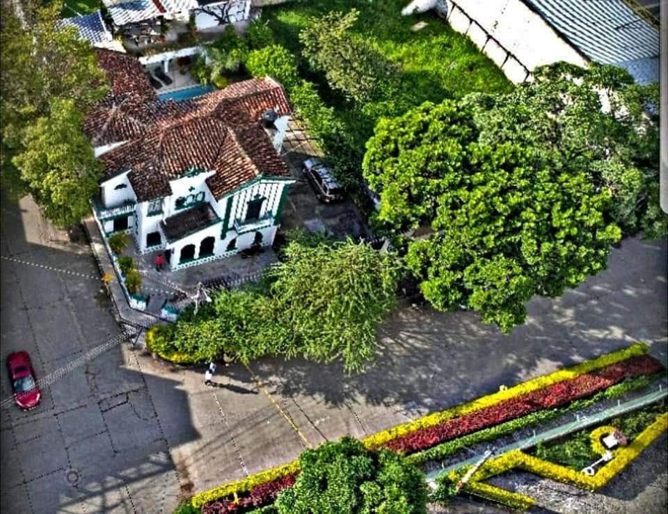 Capilla Del Sol Hotel Garzon  Exterior photo